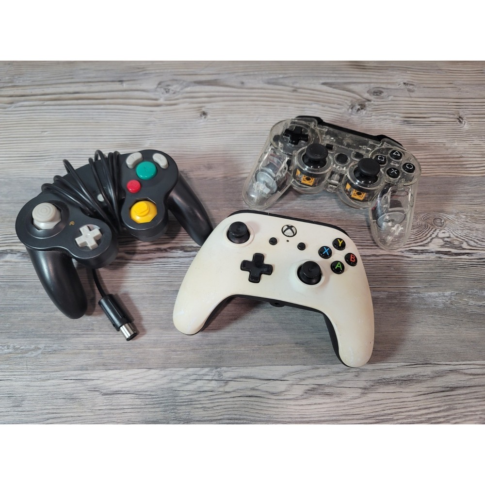 Video game Controller Lot 4- NOT TESTED ONE Does work Bionik NeoGlow #BNK-9106